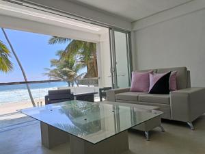 Josan Villa with a Glorious Beach and Sea View