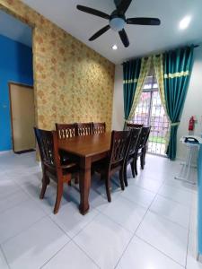 Homestay Kemaman Private Pool Fyna