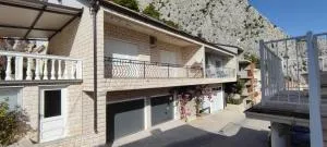 Apartment Adrian - Omiš