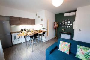 Appartements Appartement centre village, clim et parking gratuit : Appartement 1 Chambre