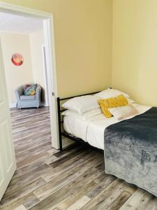 Comfortable and Convenient Apartment in Central Niagara