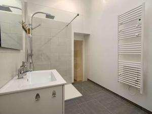 Appartement moderne avec parking gratuit