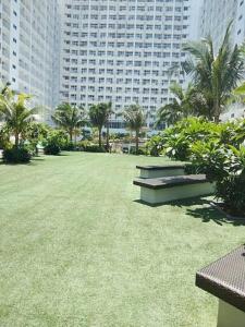 SHORE RESIDENCE D8 NEAR aiRPORT & SHORTWALK TO MALL OF ASIA