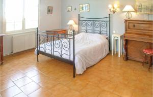 Maisons de vacances Nice Home In St Andre De Lidon With Wifi, Private Swimming Pool And Outdoor Swimming Pool : photos des chambres
