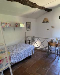 Maisons de vacances Maison de village avec terrain et piscine dans le Parc Regional du Haut Languedoc : photos des chambres