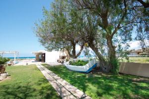 Captains Beach Apartments