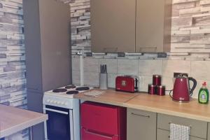 2 Bed Flat - Sleeps 3 - Parking - Wifi