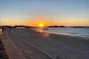 Appt les pieds dans leau