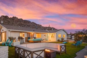 Neon Moon An Elevated Experience w Pool and Spa