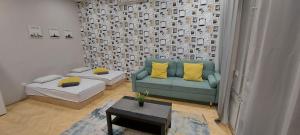 Studio 4 Apartment in the Party District