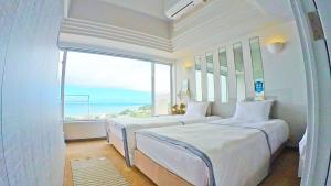 Coral Garden 7 Pools