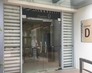 Dels Condotel across NAIA Terminal 3