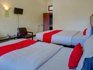 RedDoorz Syariah @ Hotel Sidomulyo Pacitan