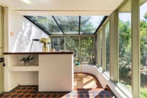 Entire Villa in Adelaide hillson 2 acres