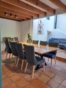 Entire Villa in Adelaide hillson 2 acres
