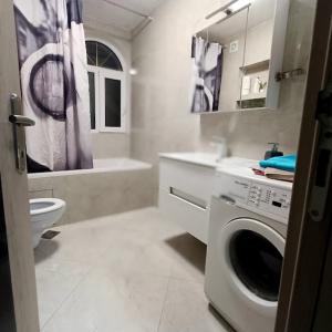 MARIJA sa besplatnim parkingom