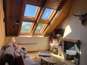 Àtic de luxe i rústic a Esterri dÀneu by RURAL DÀNEU