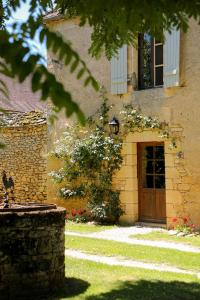 Maisons de vacances La Maison de Jardin a La Peyriere : Maison 3 Chambres