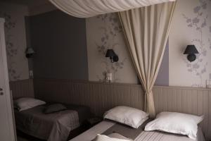 Hotels Le Bannier Hotel Restaurant : Chambre Triple