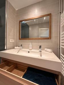 Appartements Le beau Milo 2 chambres Coeur de ville avec Balcon Netflix : photos des chambres