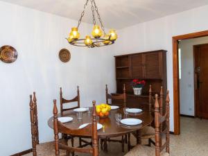 Apartment SEsquirol Nº4 by Interhome