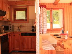 Apartment Le Bouquetin 5 by Interhome