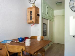 Studio Batiment B by Interhome