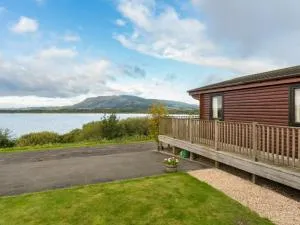 Chalet Loch Side Lodge 8 by Interhome - Milnathort