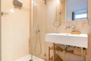 Cozy Downtown Studio by LovelyStay