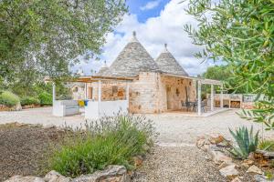 Trullo Ulivo by Raro Villas