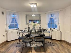Tollgate House - Luxury Cozy Cottage - HUGE Hot Tub - Alton Towers