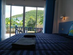 Blue sky Koh larn Resort