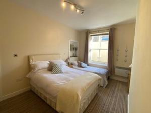 Easby Breakaways - **Modern Apartment 5 mins from South Bay, Scarborough**