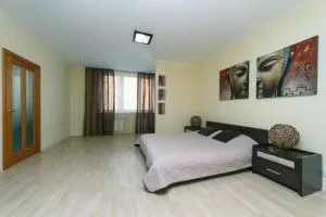 Большая двухкомнатная на Княжем Затоне 21 - Poznyaki