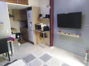Appartements Studio ideal pour deux voyageurs sur Marseille : photos des chambres