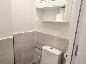 Studio rénové 4 pers. au pied des pistes avec parking - FR-1-504-646