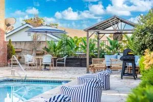 @ Marbella Lane - Vibrant & Chic Designer Home - 福乐顿市