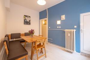 Cute and Cozy 1BD Apartment in the City Center