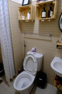 Homey 1-bedroom Condo Baguio City Moldex