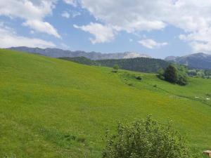 Studio cabine avec balcon, vue montagnes proche centre village - FR-1-515-68