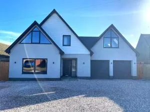 Brand New, Stunning Beachside House - Seasalter