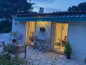 Appartements Grand Studio 30m avec jardin proche des plages : photos des chambres