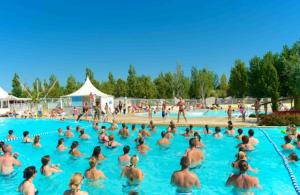 Maisons de vacances Bungalow de 3 chambres avec piscine partagee et terrasse a Vias a 1 km de la plage : photos des chambres