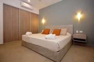 Luxury Apartment Steps From 5th Av Rooftop Pool By Yeah