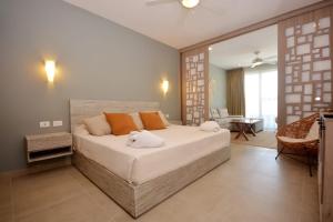 Luxury Apartment Steps From 5th Av Rooftop Pool By Yeah