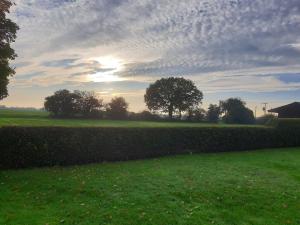 Cosy Rural Barn Conversion 5 Min Drive To Pin Mill 1 BR + sofa bed