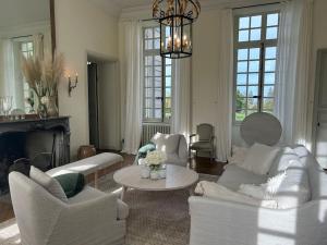 Charming 18th Century Chateau, near Bayeux in Calvados, Normandie