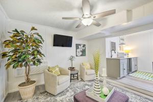 Louisville Apartment about 5 Mi to Kentucky Derby