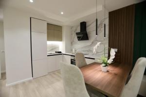 La Grand - New Bazaar