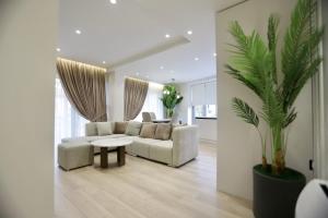 La Grand - New Bazaar